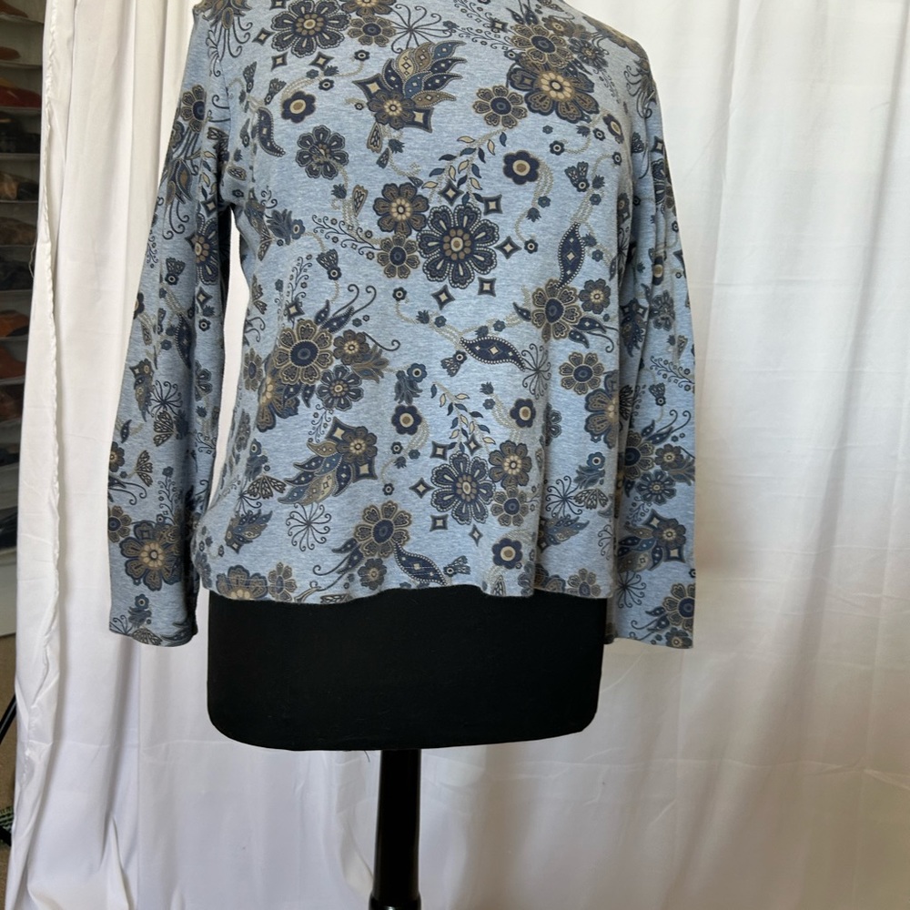 Croft and Barrow flowered top. This top is blue with flowers. It is size XL